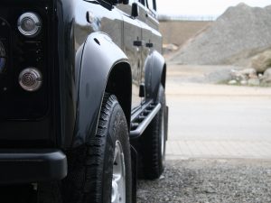 Seitenaufprallschutz mit Rohrbügelerweiterung am Land Rover Defender